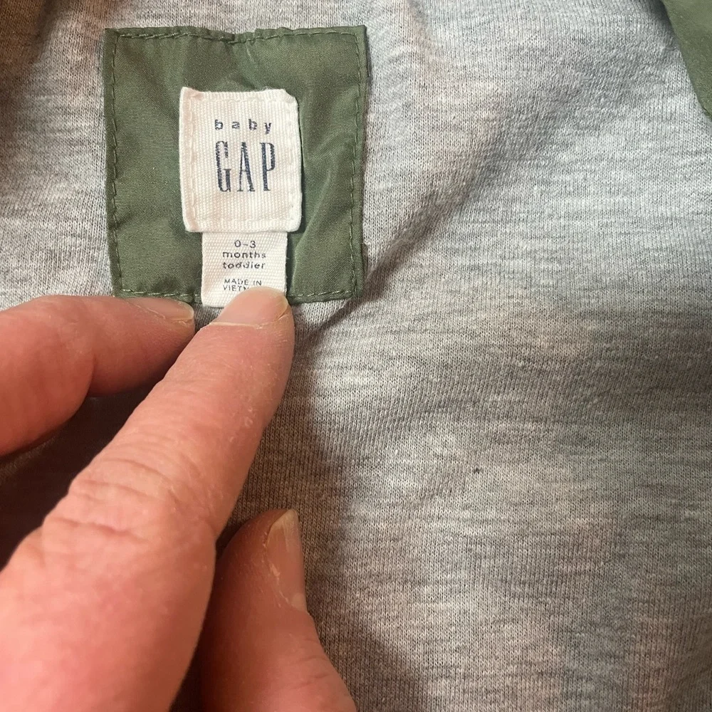 GAP Olive Kids‎ Hooded light weight Dino hooded jacket 0-3months